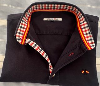 Camisa chico T.42 azul, detalles en cuello-coderas