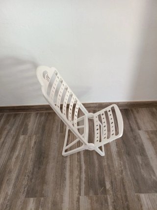 Silla baja de playa blanca plegable