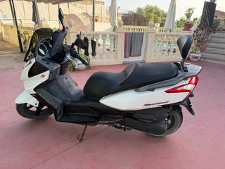 Kymco Superdink 125cc Maxi Scooter