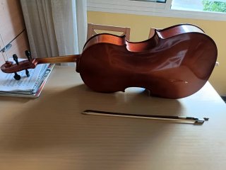 Violonchelo-Carlos hiorgano, mode: SC 90 Wcon 1/2