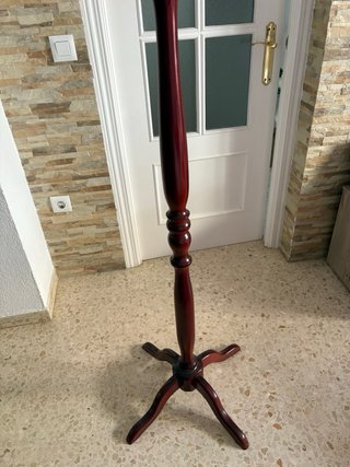 Perchero pie de madera caoba 1,67m