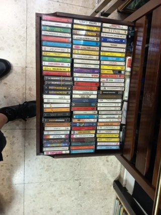 Cassettes, casetes, k7, cintas de audio.