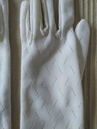 Guantes de niños blancos y beige y azul