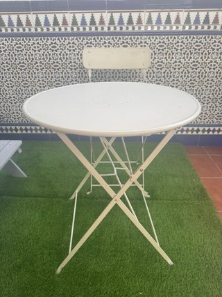 Mesa y 2 sillas terraza metal beige