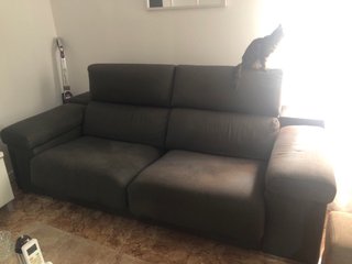 Sofá de 2 o 3 plazas en color gris oscuro