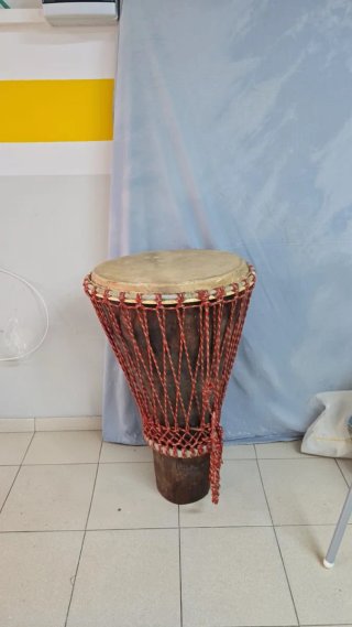 Tambor africano tradicional