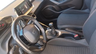 Peugeot 2008 2022, 110CV, CON NAVEGADOR