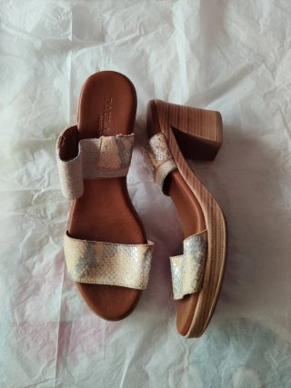 Sandalias Patricia Miller Beige y Plateadas