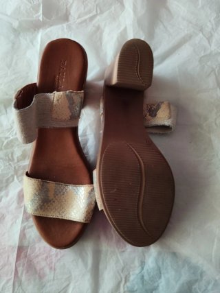 Sandalias Patricia Miller Beige y Plateadas