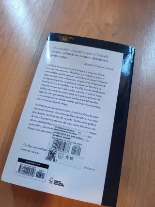 La distancia que nos separa. Renato Cisneros