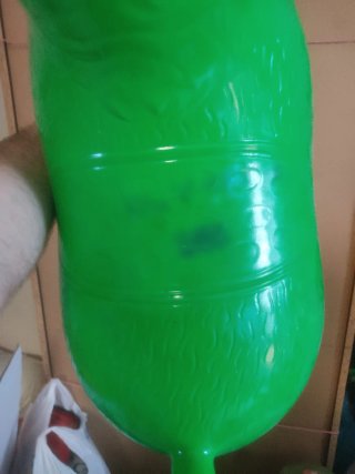 Caballo hinchable verde