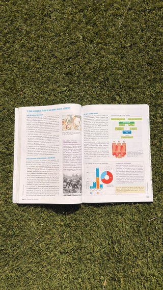 Situacions 4. Llibre de Geografia i Història.
