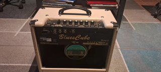 Amplificador Roland Blues Cube Hot+funda acolchada