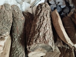 Leña de roble para chimenea, estufas o barbacoa