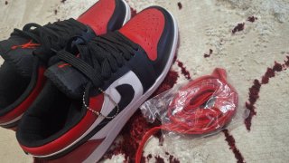 Zapatillas Jordan Negras y Rojas