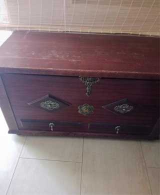 Baúl de madera antiguo