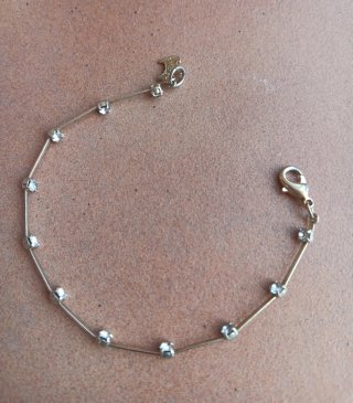 Pulsera Agatha Paris dorada con detalles