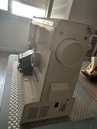 Máquina de coser WERTHEIM