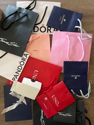 Cajas,Pandora,T.Sabo, Swarovski, UNO 50