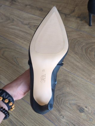 Botines Zara tacón cadena dorada