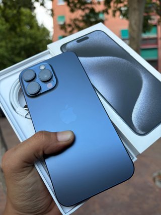 iPhone 15 Pro Max Batería 90%