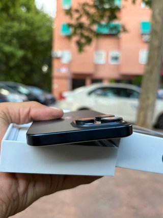 iPhone 15 Pro Max Batería 90%