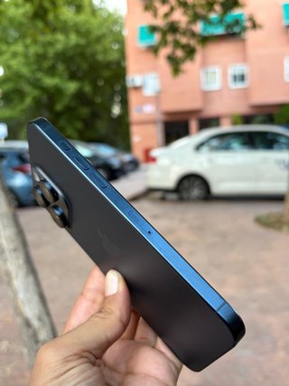 iPhone 15 Pro Max Batería 90%