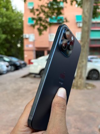 iPhone 15 Pro Max Batería 90%