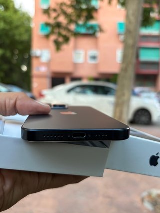 iPhone 15 Pro Max Batería 90%