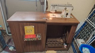Máquina de coser Alfa antigua