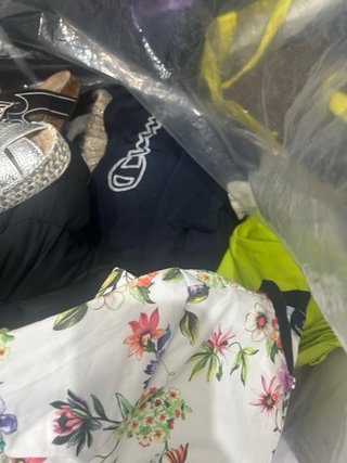 Lotto 100 pezzi abbigliamento misto Bambini  Donna
