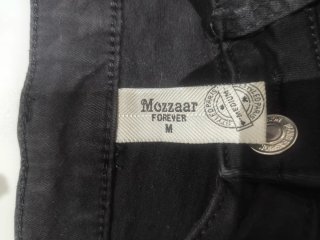 Pantalón acampanado negro