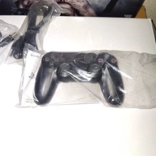 Consola PS4 1TB + 5 Juegos