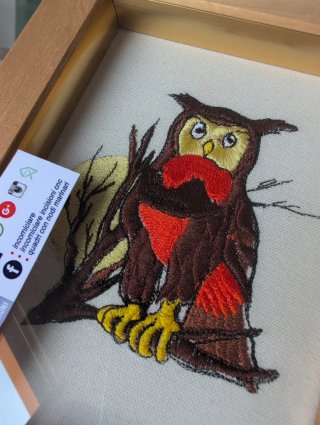 Quadro Ricamo Gufo misura 18x23x4cm