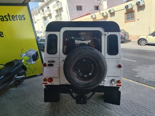 Land Rover Defender 2016