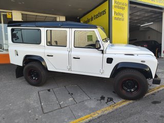 Land Rover Defender 2016