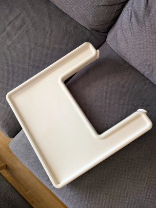Trona Ikea para bebé con reposapiés y reductor