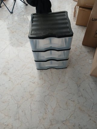 Cajonera de plástico transparente y negra