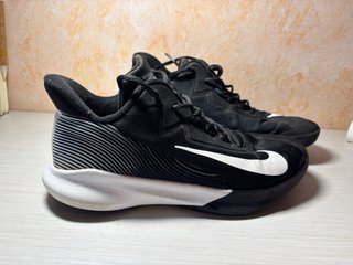 Zapatillas Nike Negras y Blancas