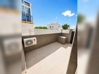 Casa adosada en venta en La Siesta - El Salado - Torreta en Torrevieja