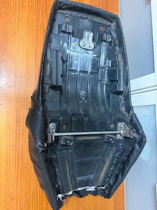 Asiento Yamaha 250 para restaurar