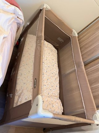 Cuna de viaje Jane con colchon y almohada
