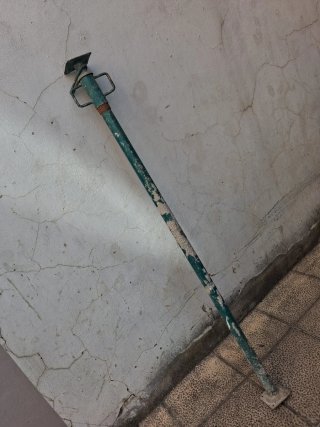 2 Puntales de Construcción