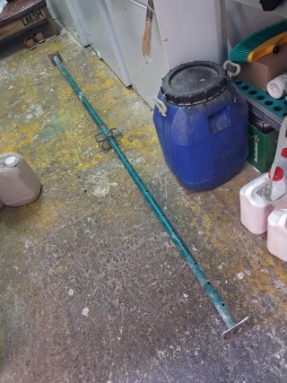 2 Puntales de Construcción