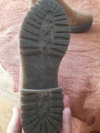 Botines ante beige, muy bonitos y con poco tacón