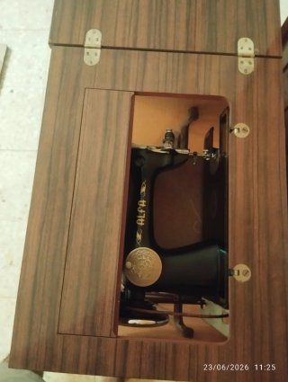 Máquina de coser Alfa a pedal