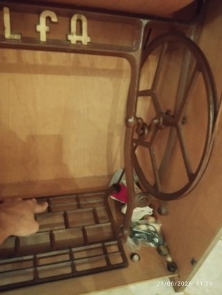 Máquina de coser Alfa a pedal