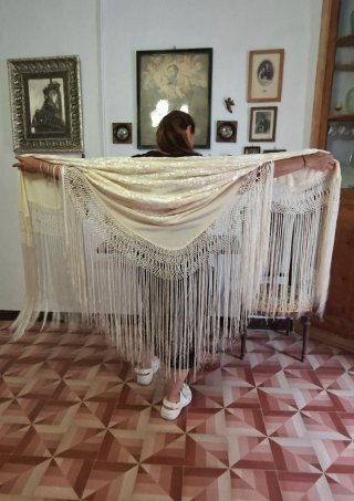 Mantón de Manila Seda Natural Antiguo