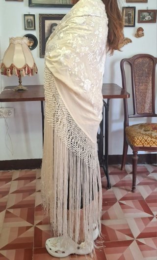Mantón de Manila Seda Natural Antiguo