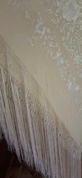 Mantón de Manila Seda Natural Antiguo